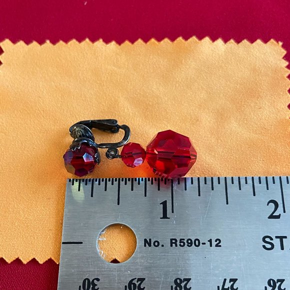 Vintage Clip-On Earrings - Picture 5 of 5